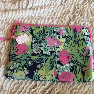 Lilly Pulitzer Lapstop sleeve